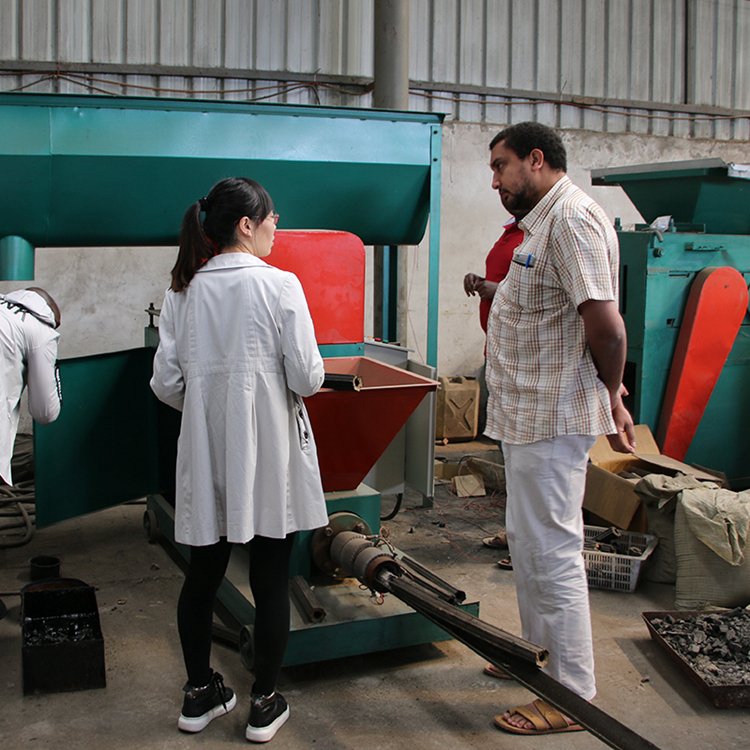 木炭機廠家告訴你原木炭和機制炭的不同在哪里？