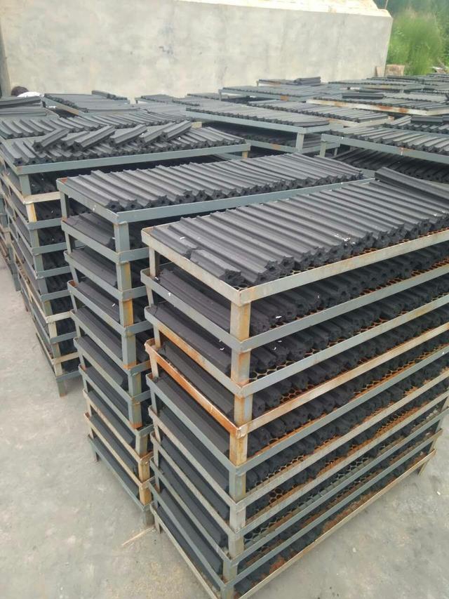 三百多收廢舊木材，辦一個小型機制木炭廠可行嗎？